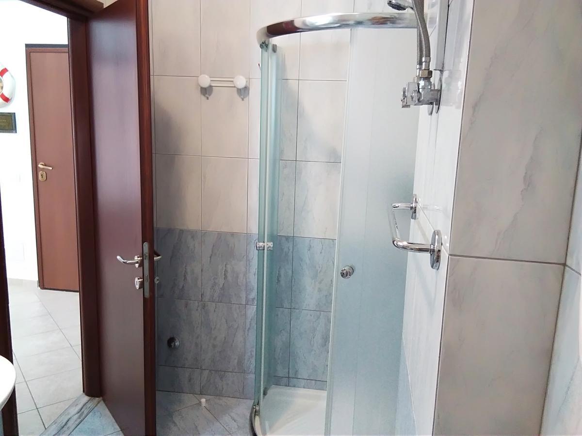 Apartment Alma Sarandë エクステリア 写真